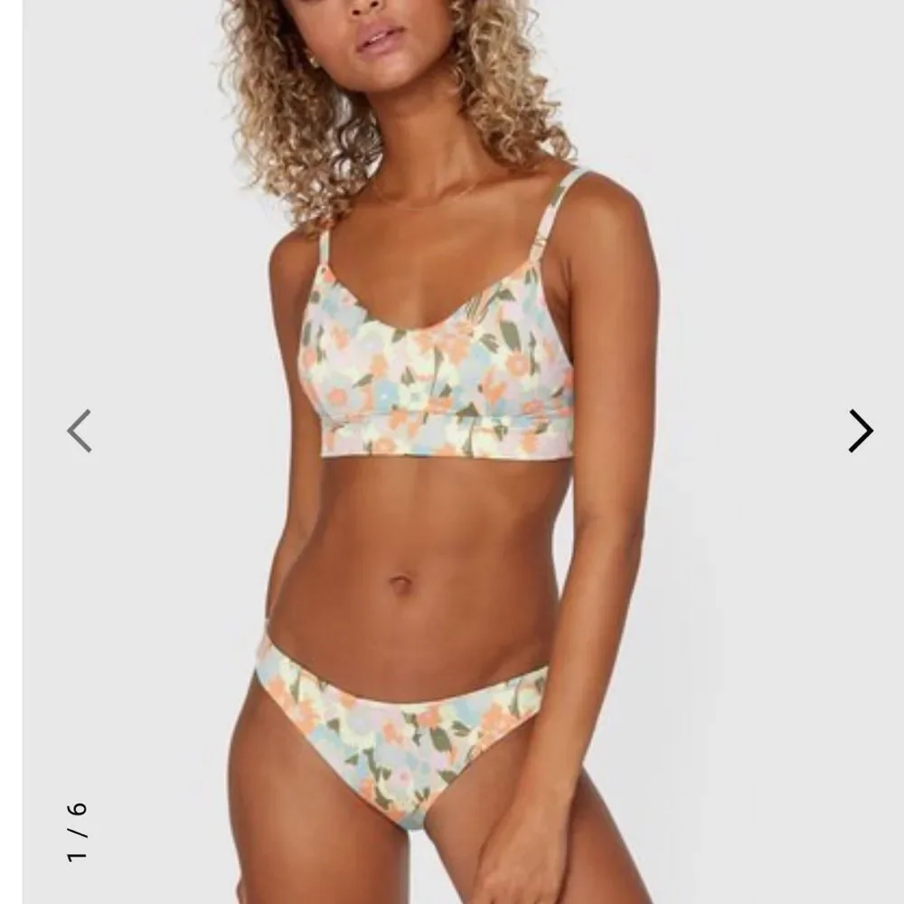 NWT RVCA ON THE ROAD SLIDER STRAP BRALETTE BIKINI TOP / BOTTOM Medium HP❣️